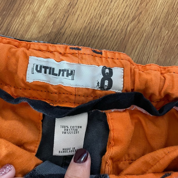 Black and gray chevron youth shorts - Picture 2 of 3